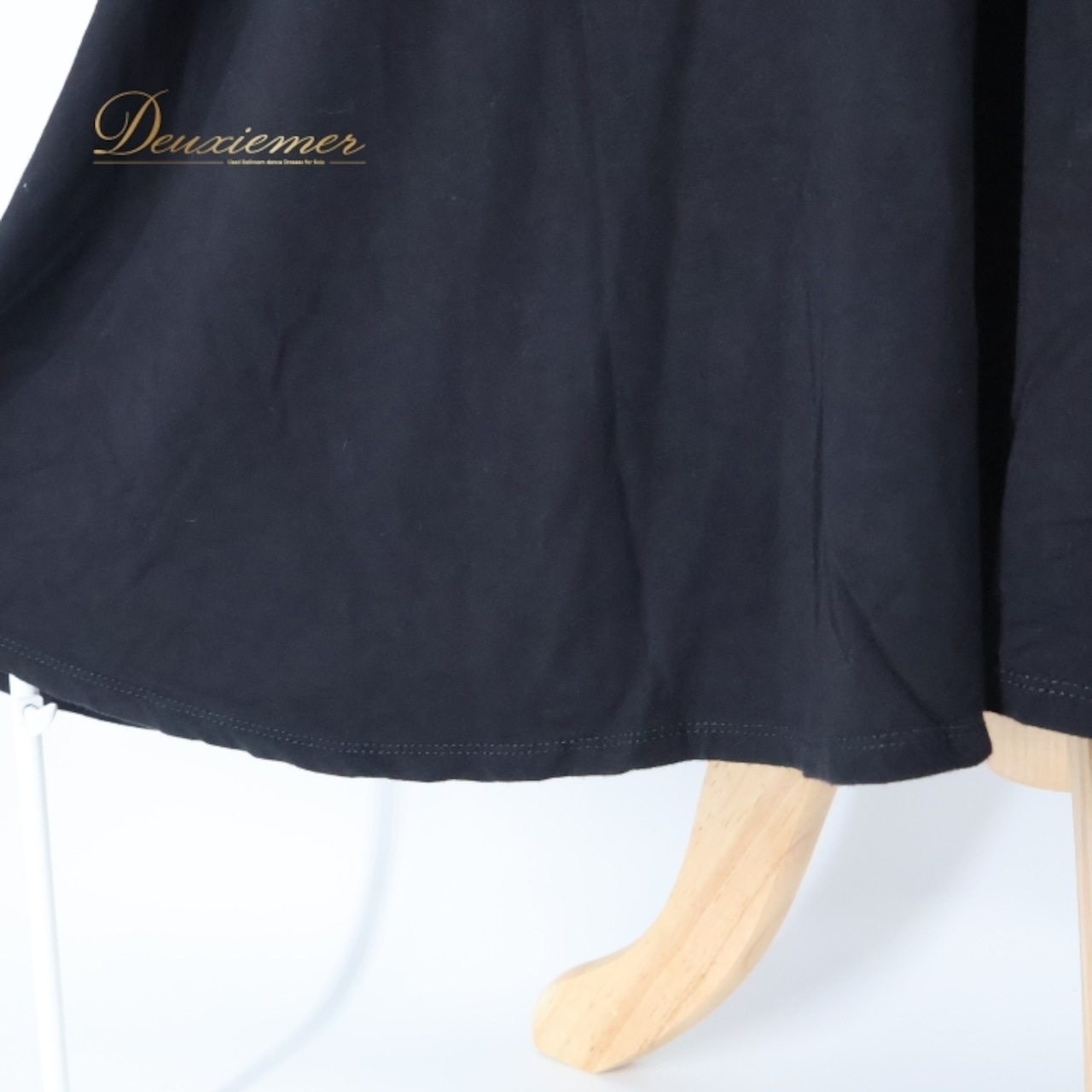 フラダンス 衣装 ワンピース ドレス ブラック系 イチオク ティアレ柄 ハワイアンプリント ICHIOKU アロハ フラ ダンス レッスン 練習 ホワイト系 黒 白 モノクロ シンプル ハワイアン 華やか かわいい おしゃれ 上品 大人っぽい フレアワンピース 春 夏 リゾート カジュアル ファッション エレガント ティアレ 花柄