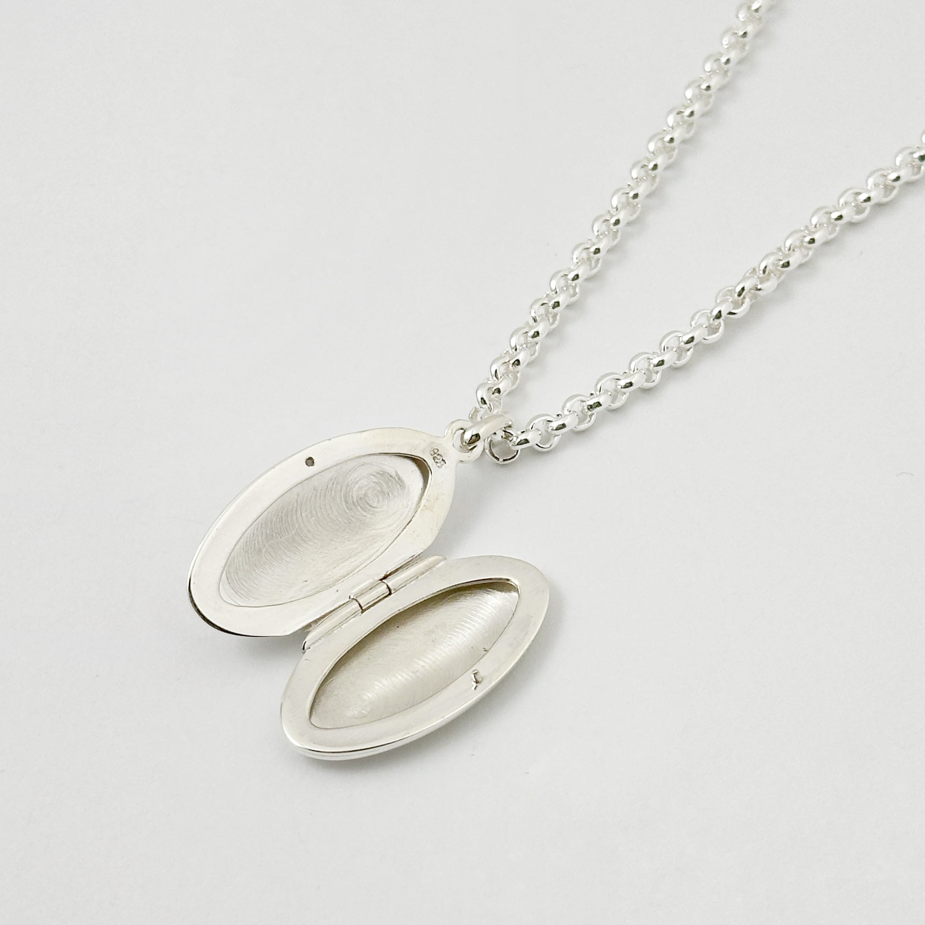 ラスト2！！】オニキス オーバル ロケット ペンダント （チェーン