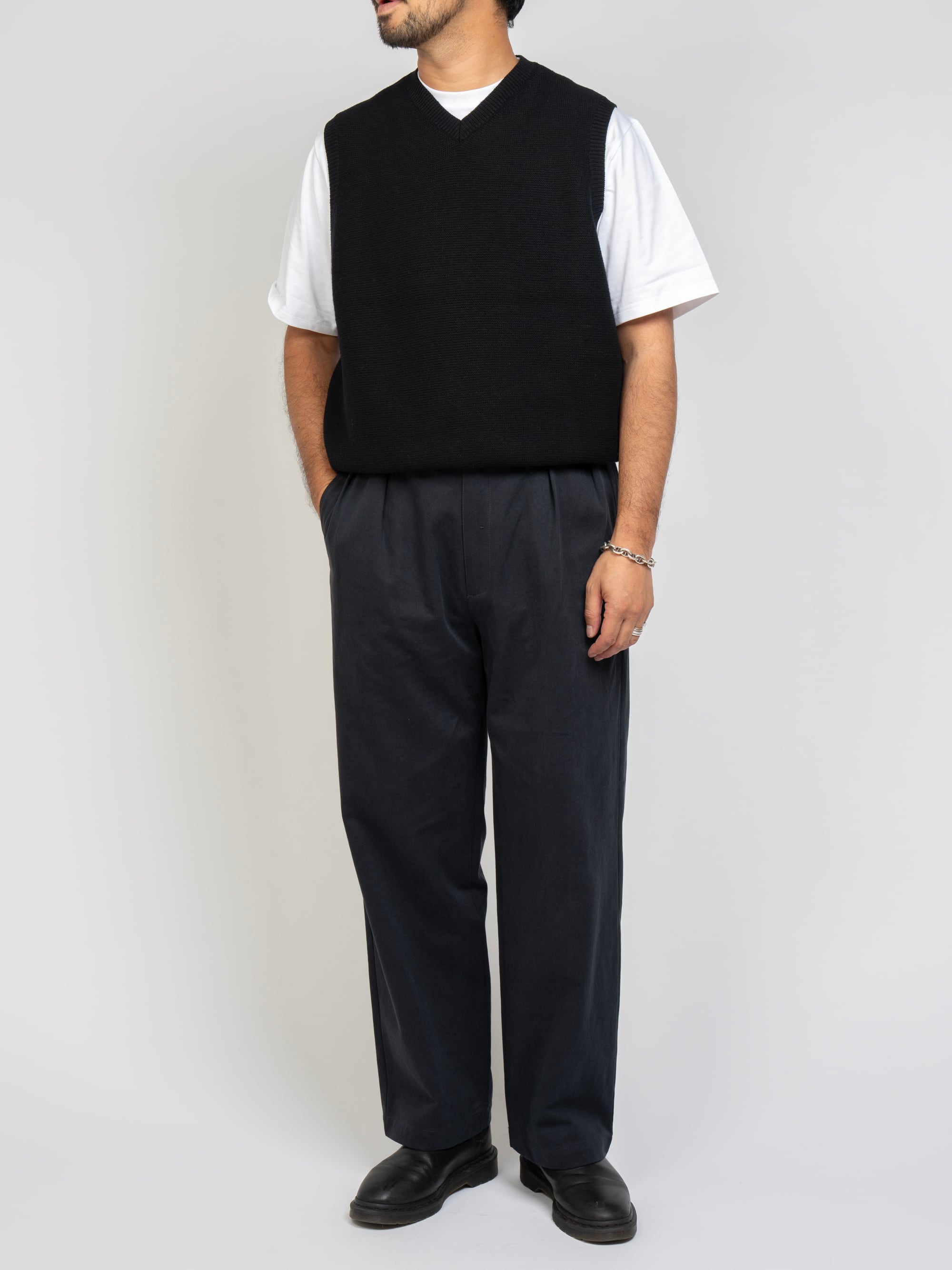 Ovy Cotton Wool V-neck Knit Vest チャコール Cotton Wool V-neck Knit Vest (charcoal) | OVY
