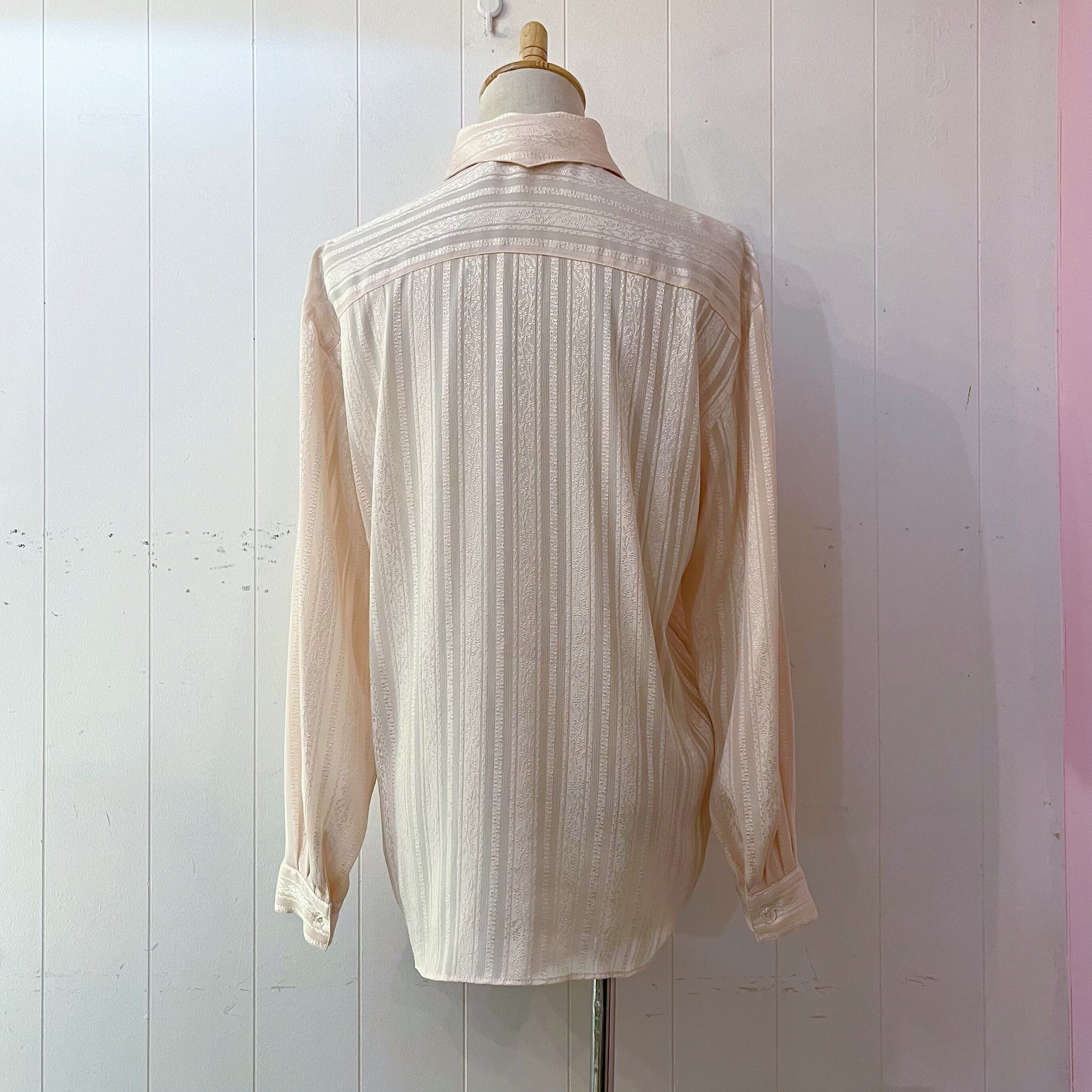 clear button cream stripe blouse