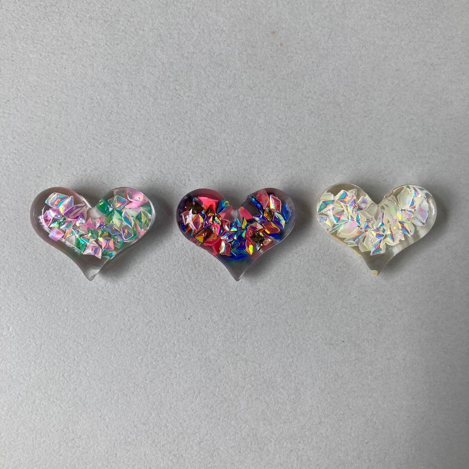 ホロ入りぷっくりハートのデコパーツ（28mm） | Dua-アクセサリー