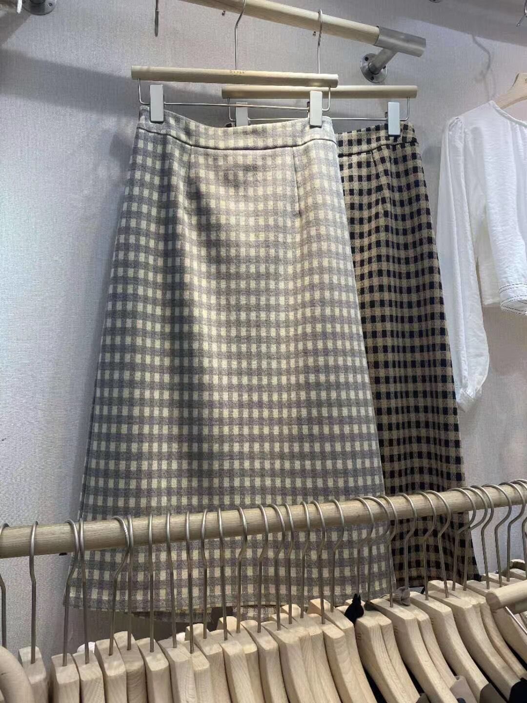 ミモレ丈チェックスカート