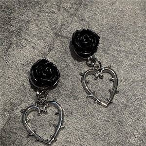 【予約】black rose thorn heart pierce / earring