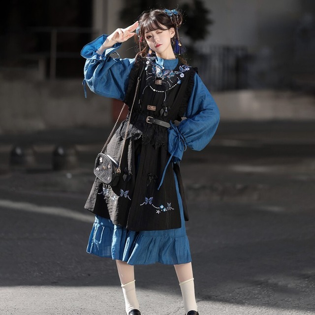 クラロリ セットアップ ロングワンピース ロングベスト ベルト ネック装飾付き｜WithU
