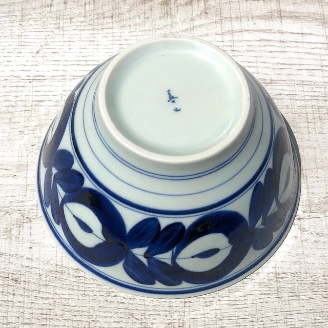 【波佐見焼】【中善】【反丼】【LL】 太唐草 砥部唐草 廻り花 マジョリカ 木の葉 手描き 波佐見焼 おしゃれ 大人