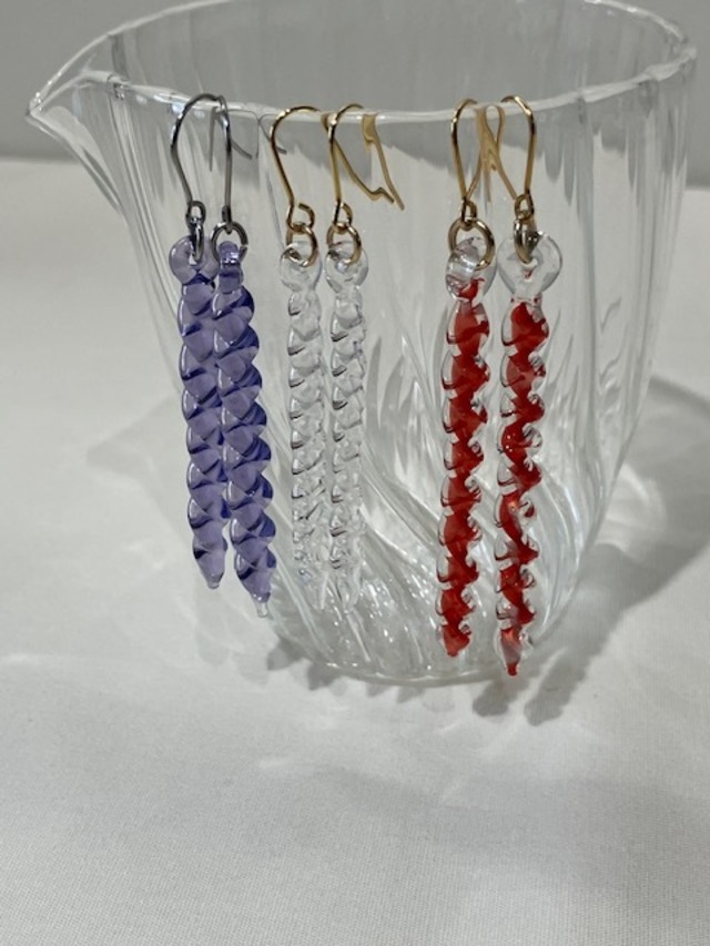 京都・佳耀工房|ボロシリケイトガラスのピアス ロングねじねじ「クリア・パープル・レッド」(送料無料)タイプB 夏にぴったり ガラスアクセサリー