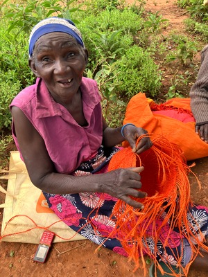 Kituiバッグ村から　 〜貧しくとも前を向くおばちゃんたちへ、クリスマスの贈りもの〜
