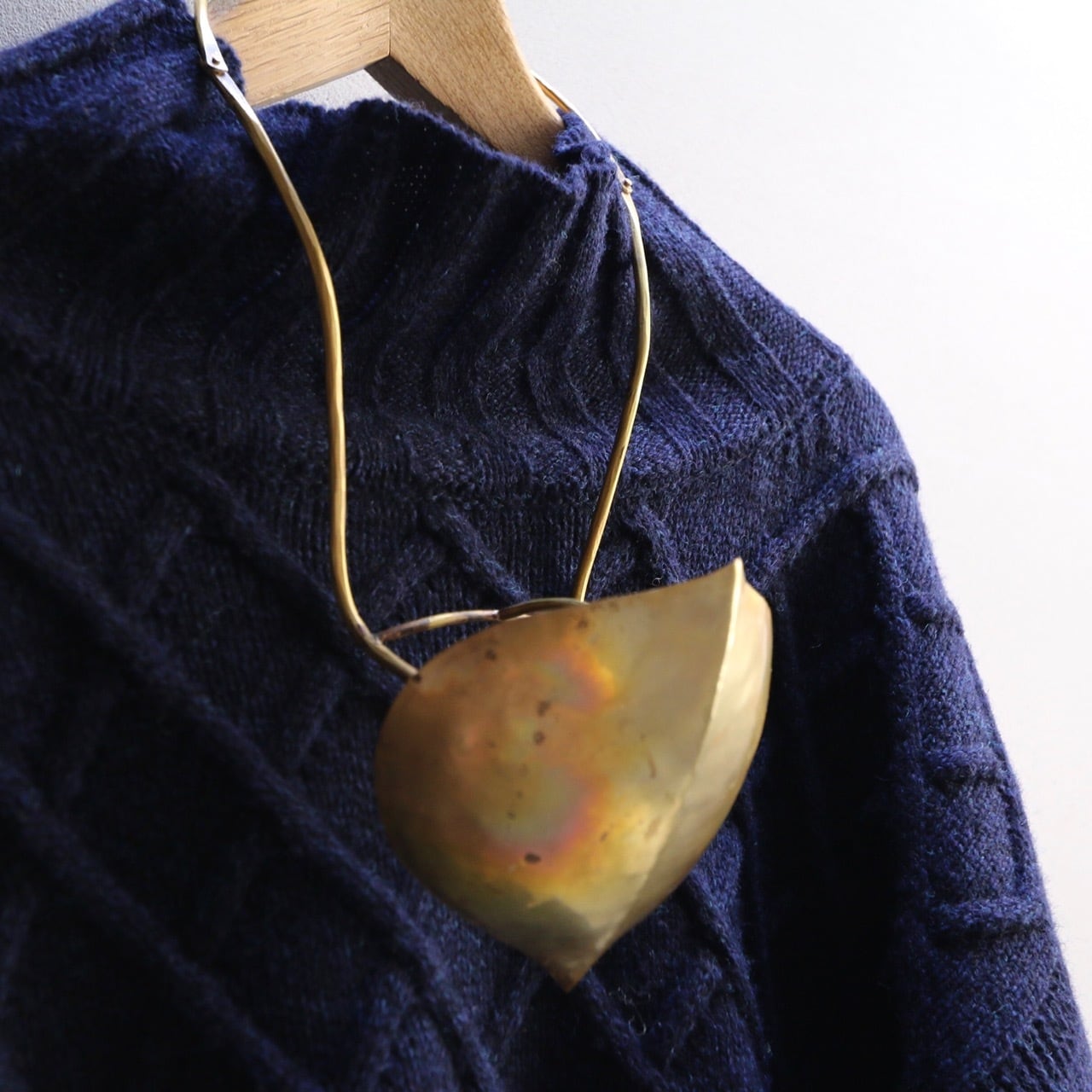 O'Tru no Trus (オートゥルノトゥルス) necklace or object デイゴの豆