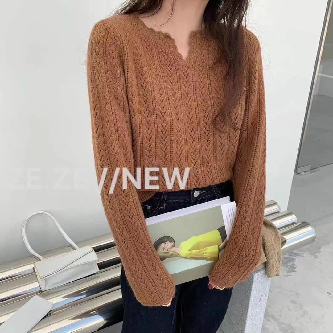 キーネック針抜きニット