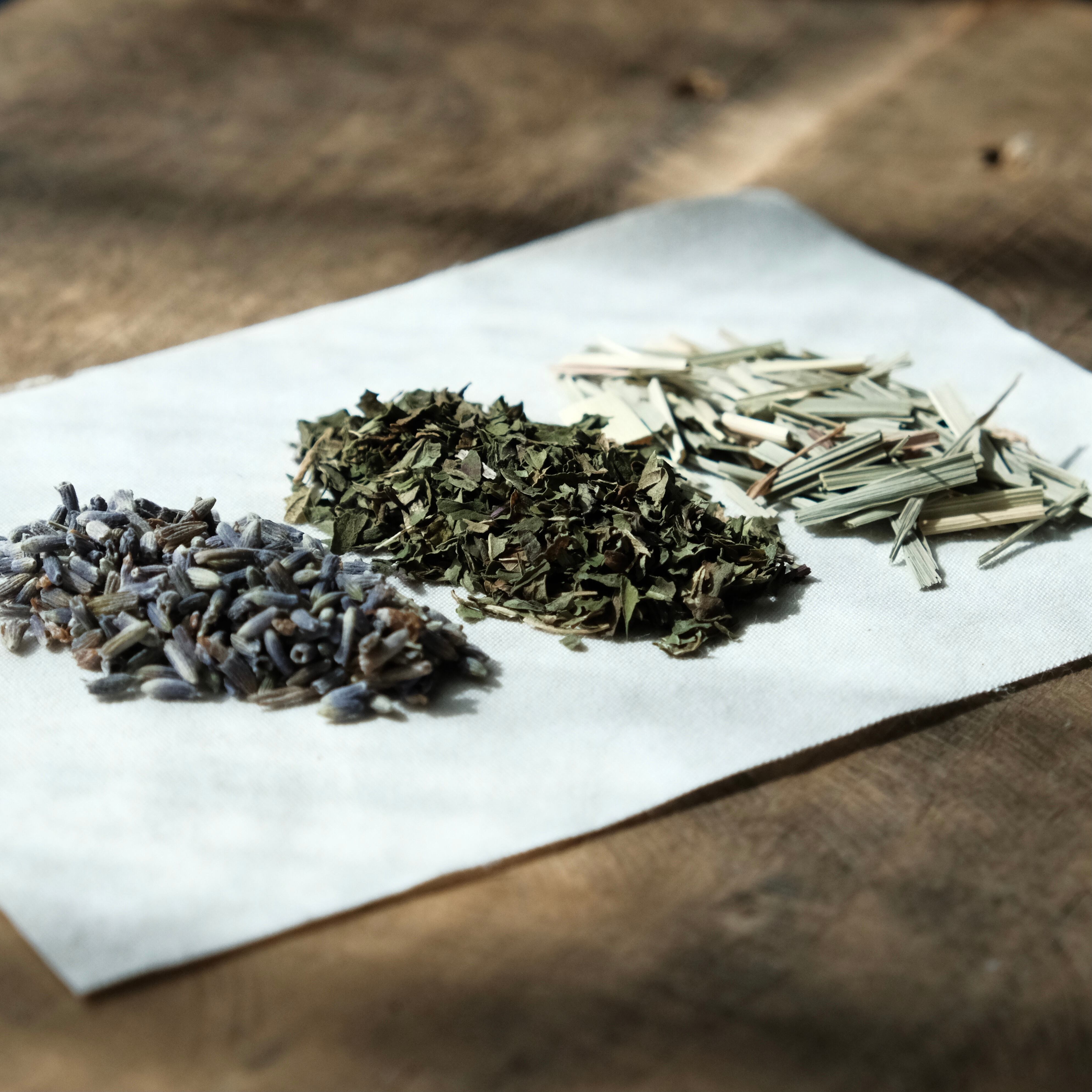 金木犀の香りのサシェ