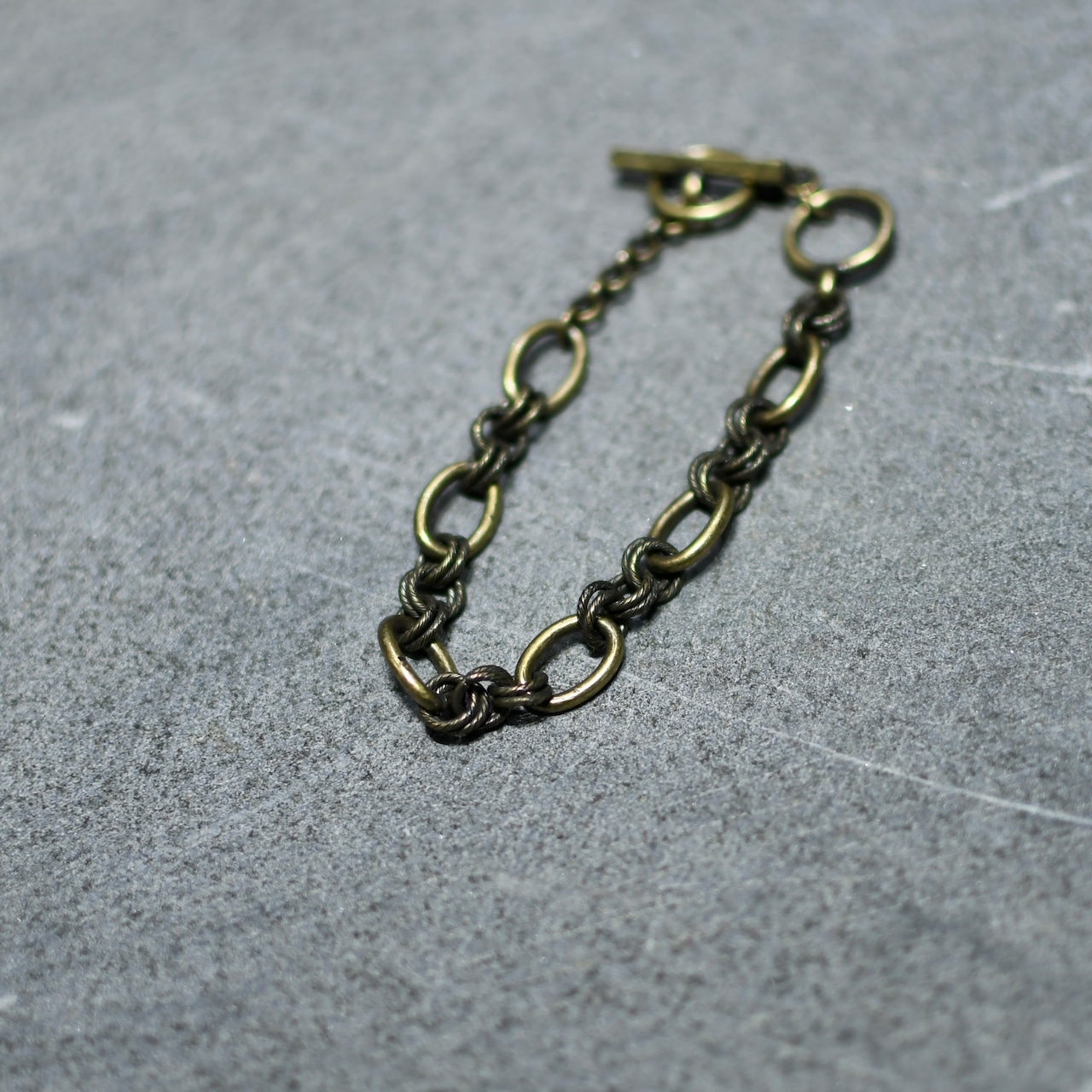 design toggle chain bracelet