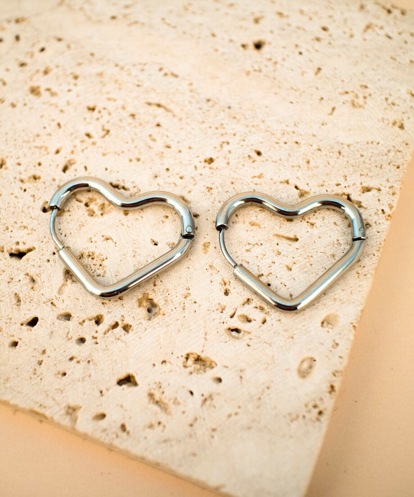【SELECT】サージカルステンレス 316L ハート フープピアス / 金属アレルギー対応