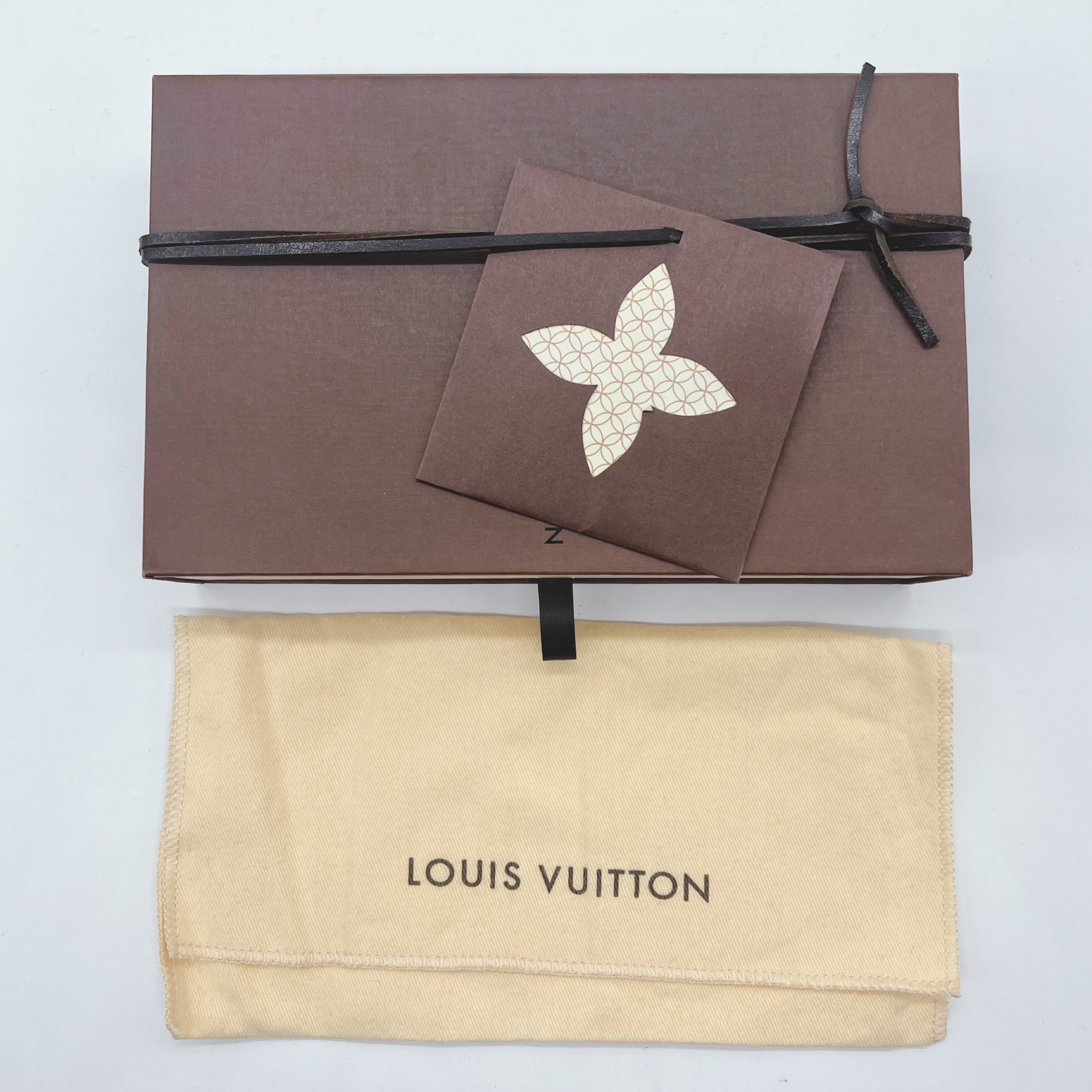 LouisVuitton】ヴィトン ヴェルニ ポシェット ポルト モネ クレディ 長
