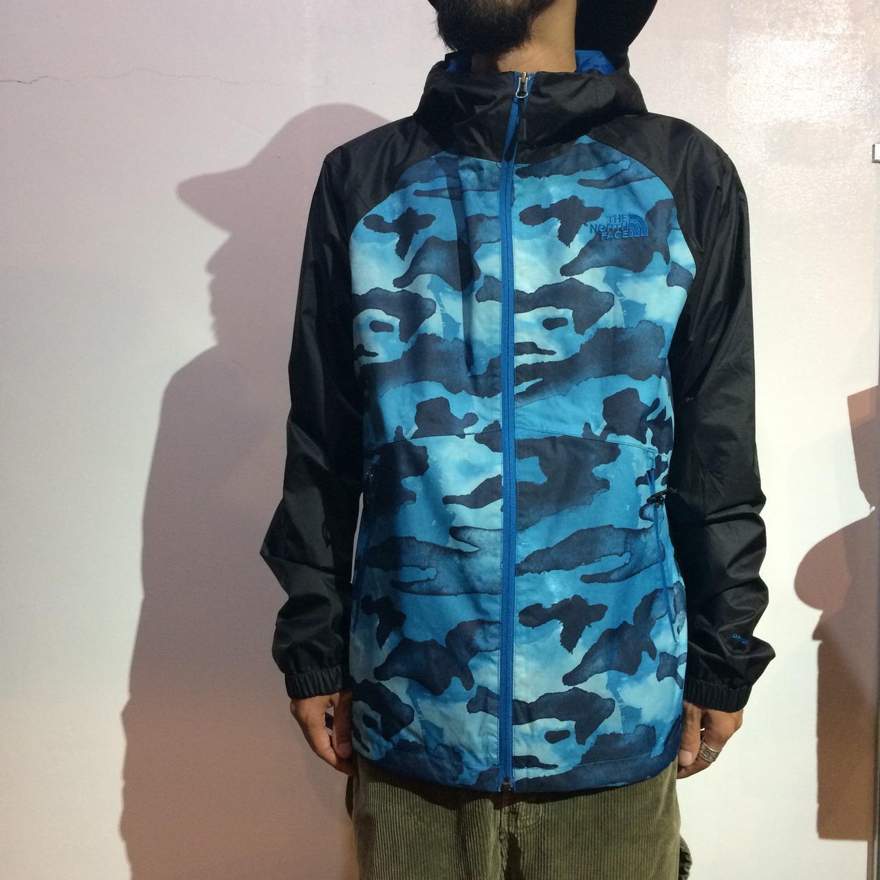 『送料無料』新品タグ付き THENORTHFACE ボレアルジャケット 迷彩 S ブルー