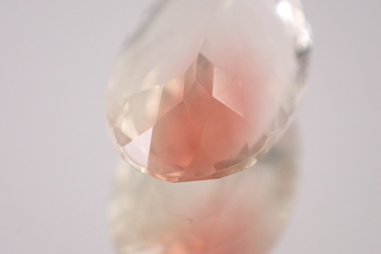 オレゴンサンストーン(簡易ソーティング付)　4.108ct　[D9-132]