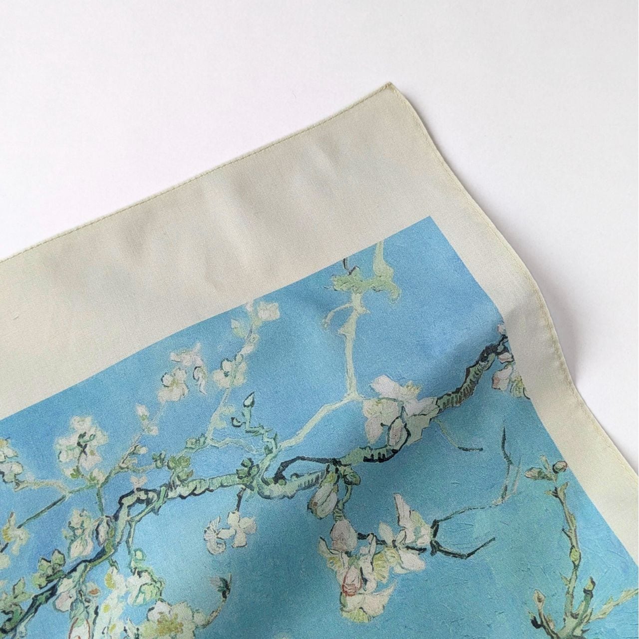 ゴッホ 大判ハンカチ 花咲くアーモンドの木の枝＜東京都美術館