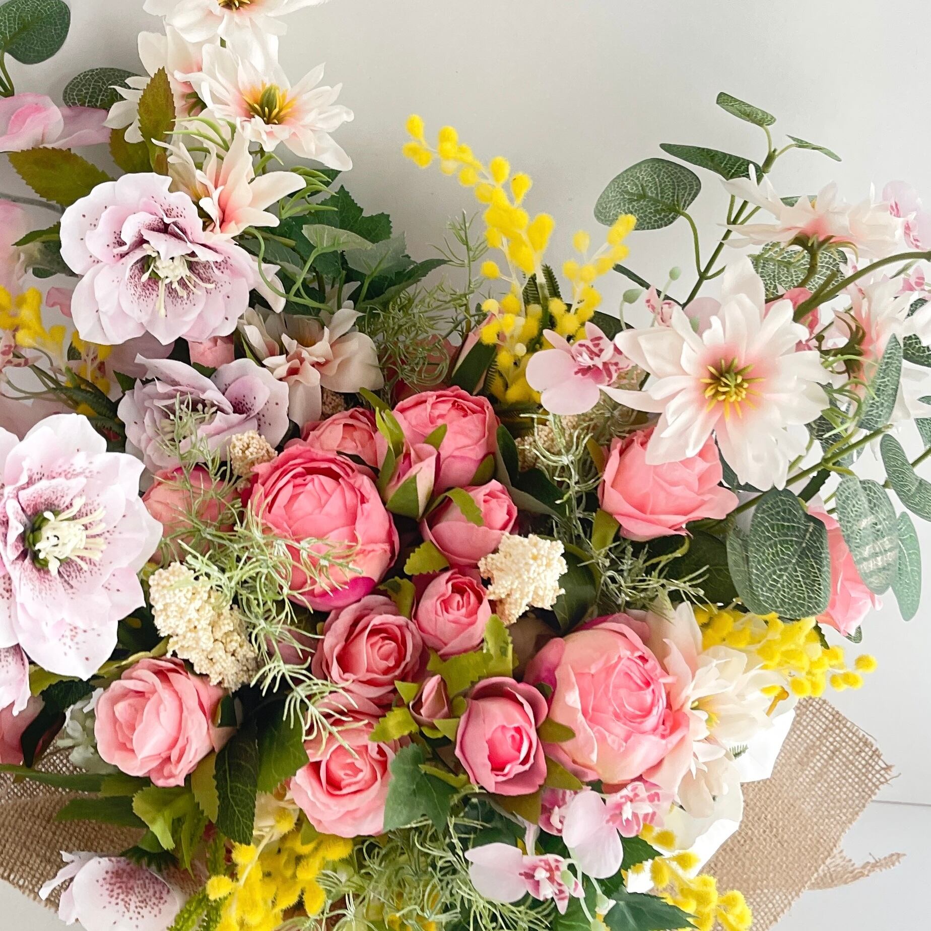 春を束ねた飾る花束ブーケ｜ミモザ・クリスマスローズ・薔薇 光触媒フラワー 光触媒フラワー 春を束ねた飾る花束ブーケ｜ミモザ・クリスマスローズ