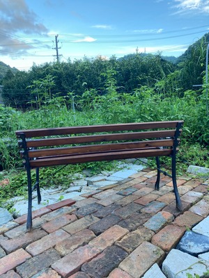 ヴィンテージのガーデンベンチ