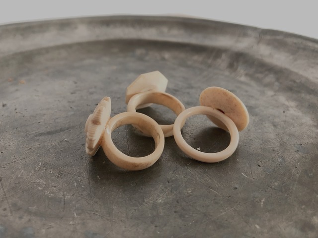 FRANCE vintage Ivory engraving ring