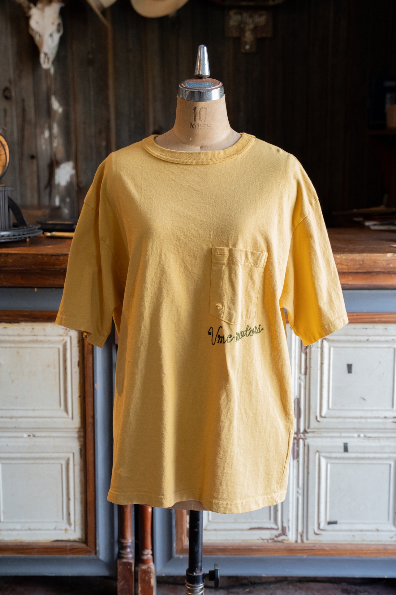 GYPSY & SONS CHAIN EMBROID TEE