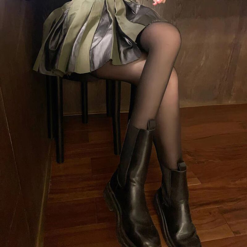 ストッキング ブラックレッドスプリングソックス 春物 タイツ シルク 萌量不足63601347146