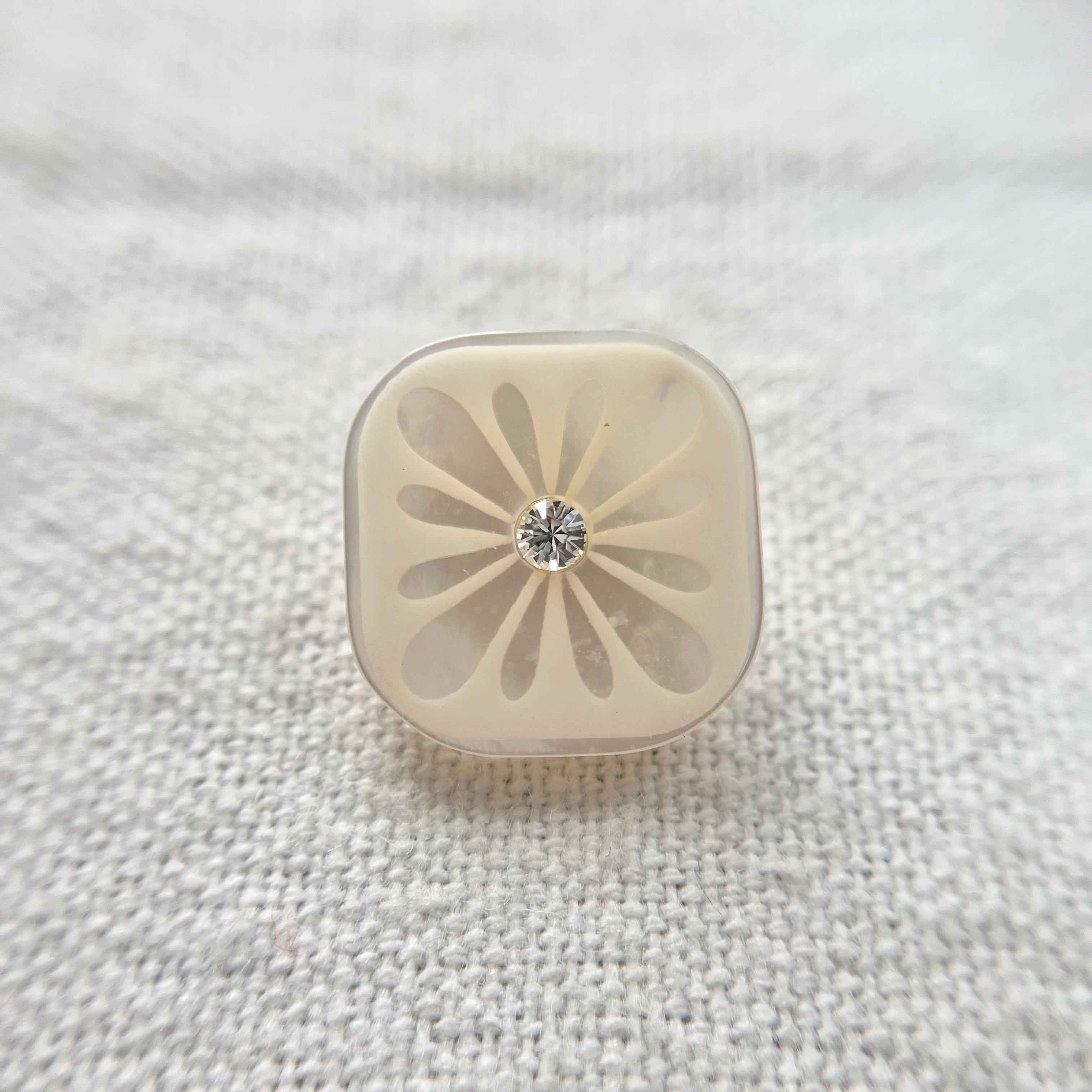 スクエア パールホワイトフラワー 17.5mm