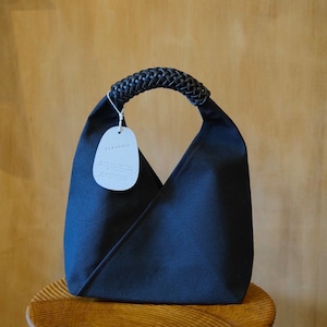 再入荷KAMAROAN(カマロアン)Woven Triangle Bag 36 Black