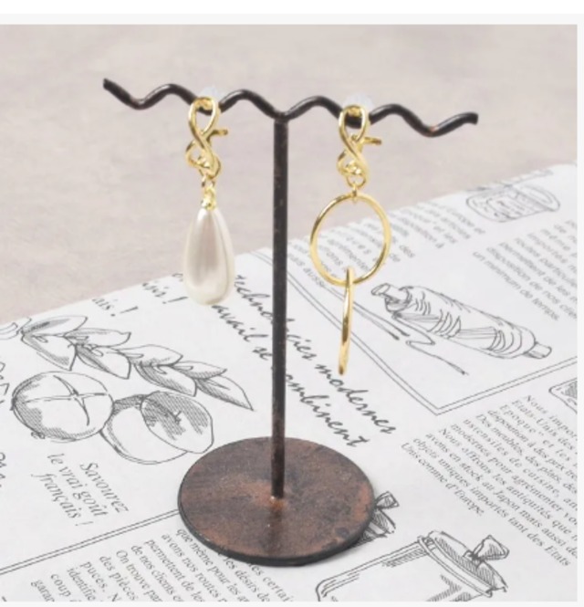 付け替えピアス