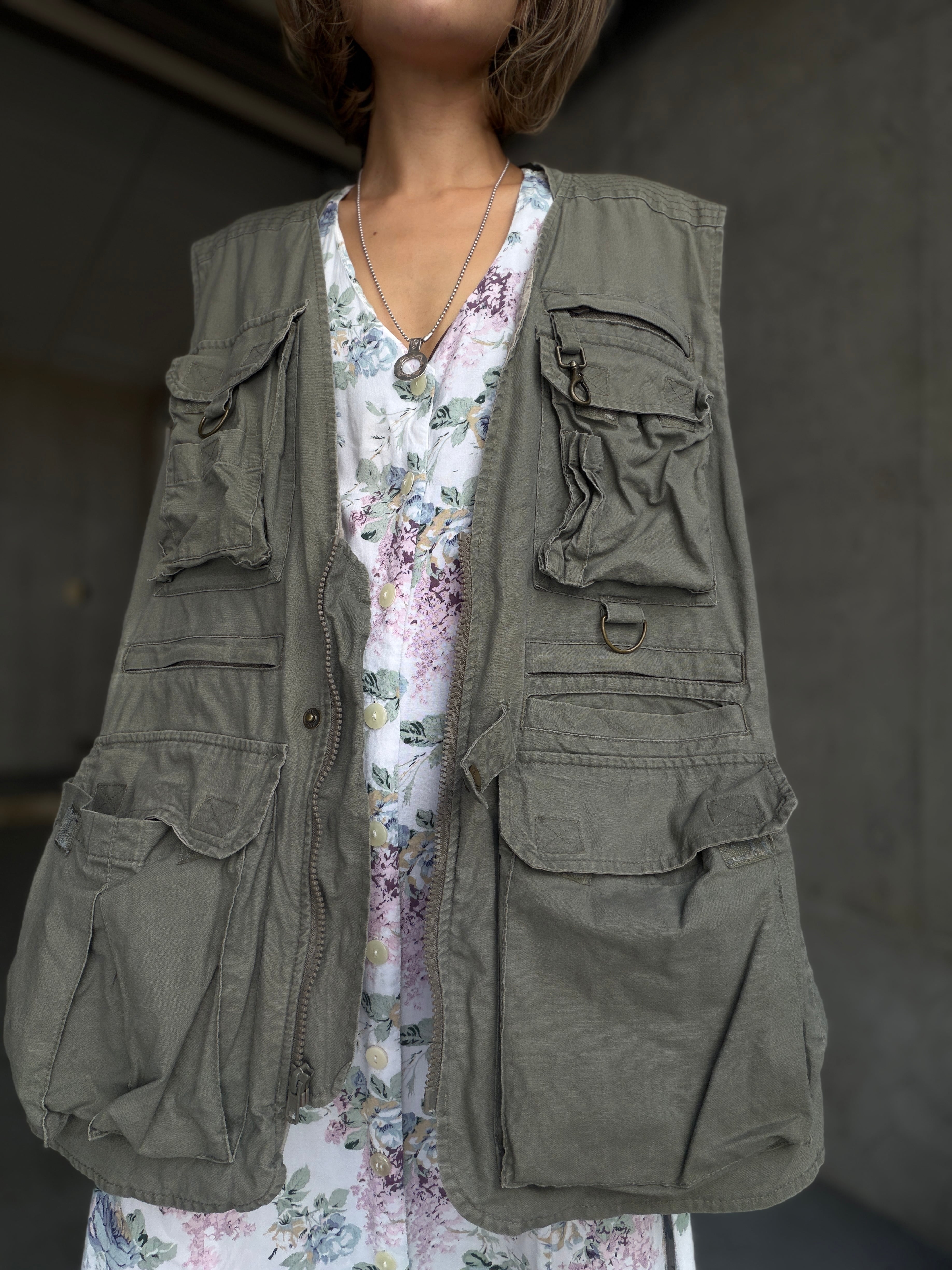 (OT1577)Cabelas safari vast (khaki)
