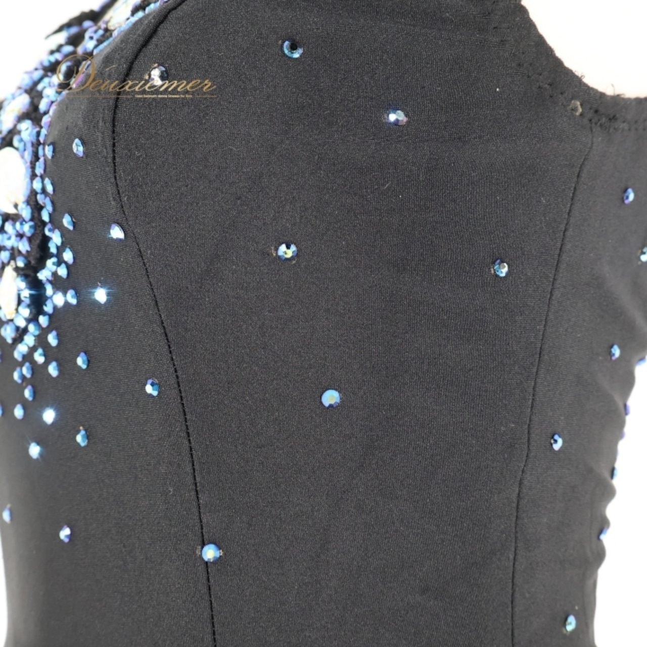 社交ダンス 衣装 ラテン ドレス ワンピース 黒 青 ブルー デモ 競技 透け感 軽い 薄い パーティ 発表会 ブラック系 ブルー系 スリット おしゃれ 動きやすい 軽量 エレガント 女性用 競技用衣装 フォーマル