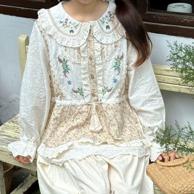 ランダムフラワー刺繍ブラウス ・12179