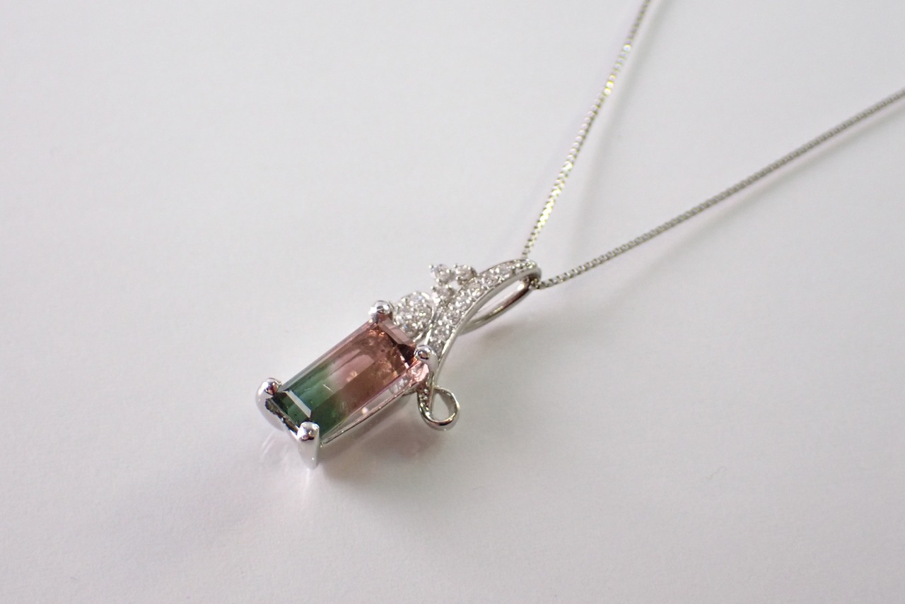 【OT品：定価￥480,000】プラチナバイカラートルマリン&ダイヤモンドペンダント 2.025ct [C4‐277]