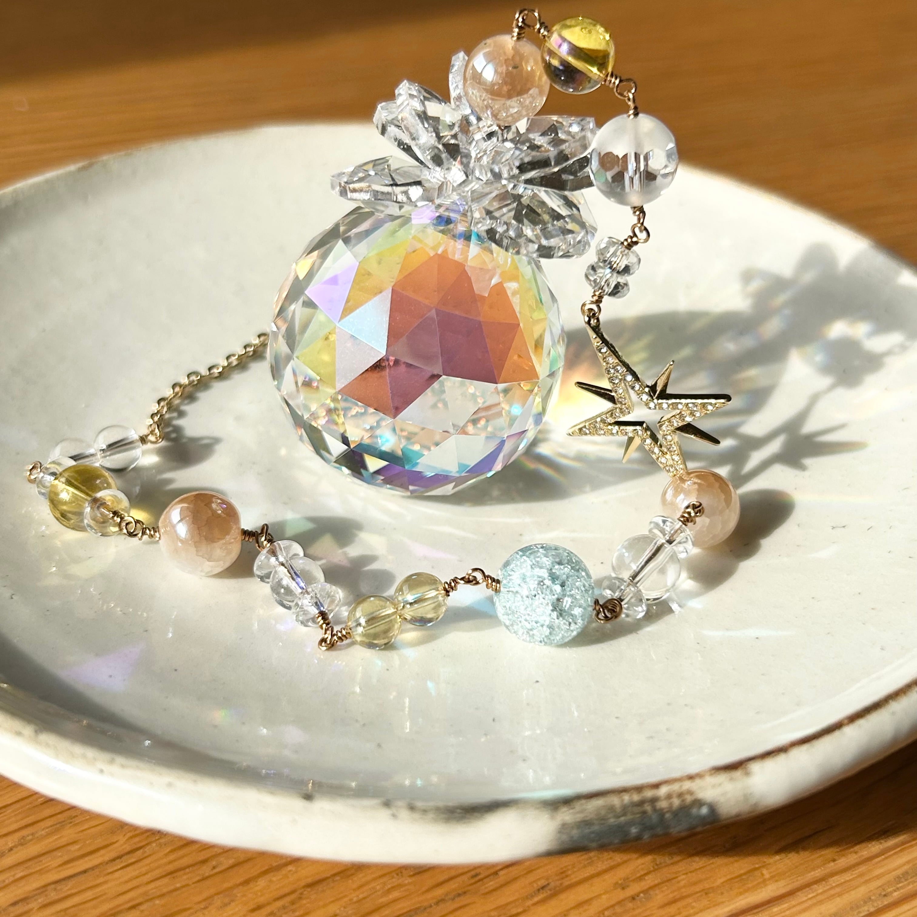 アクアブルーミスティッククォーツとブルーABのサンキャッチャー