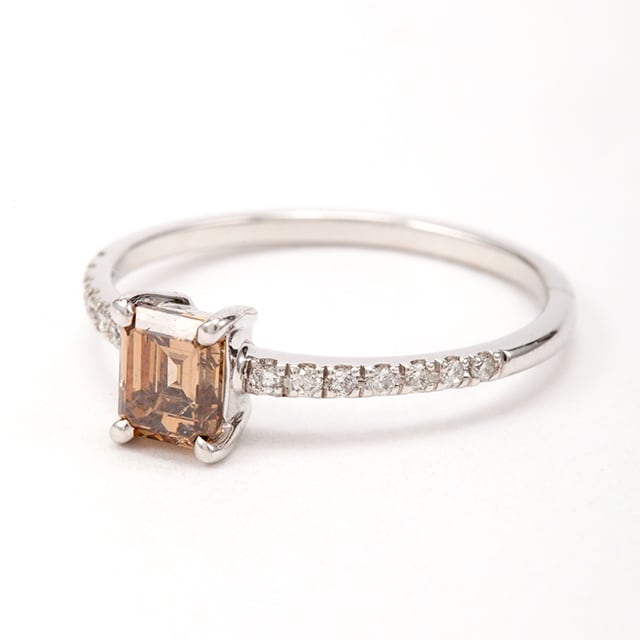 【新品仕上げ済】k18 天然ダイヤエメラルドカット0.50ct リング