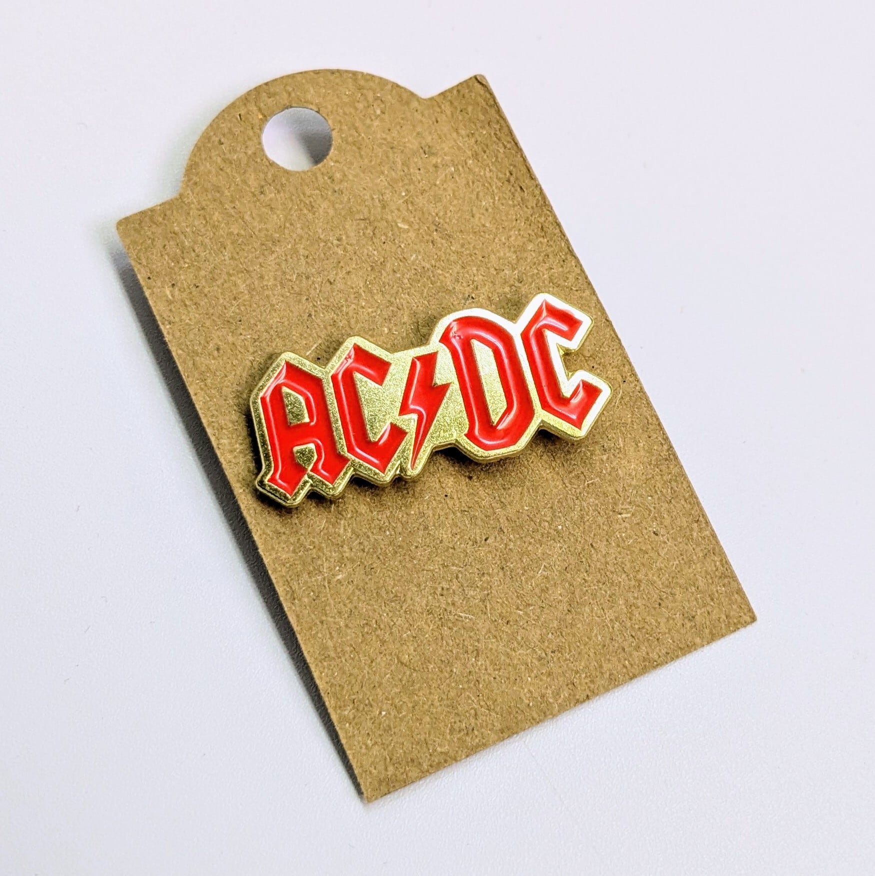 送料無料！ ★ピンズ PINS★ピンバッジ 【 AC/DC（エーシー・ディーシー）】 〚アメリカン雑貨 アメトイ〛