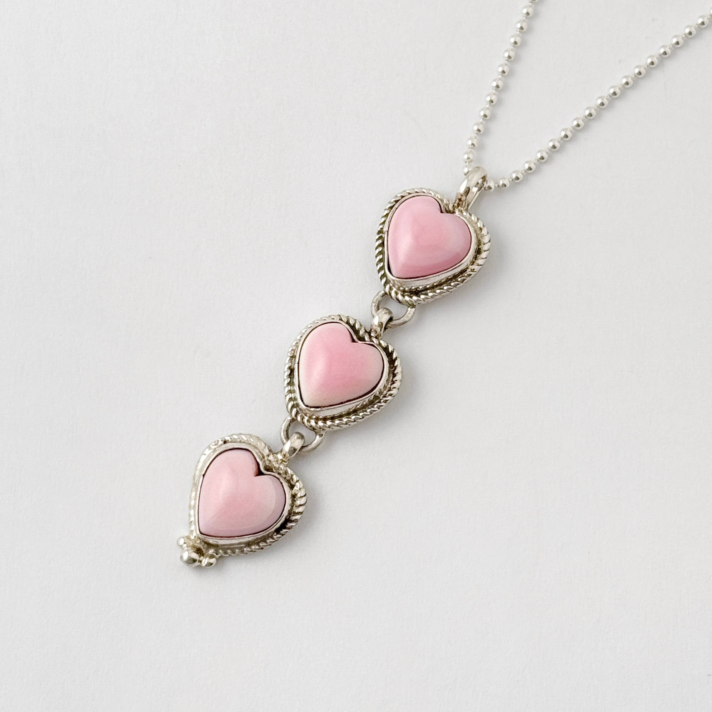 Indian Jewelry》 3連 ハート コンクシェル ペンダント ネックレス