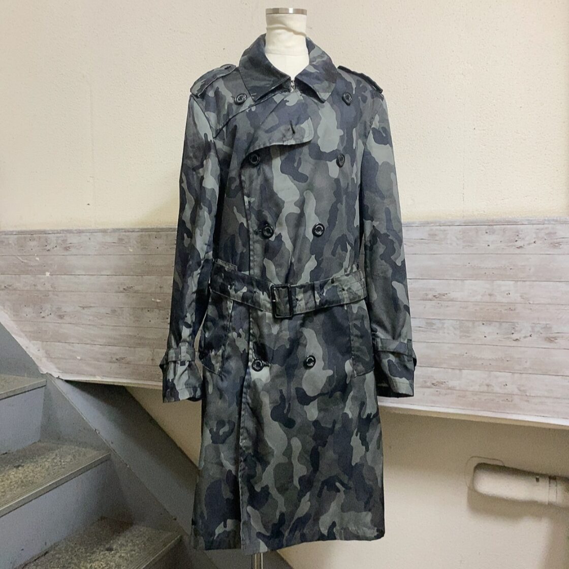 新品 完売RCW(ブルーレーベル)ユニセックスナイロントレンチコート38 