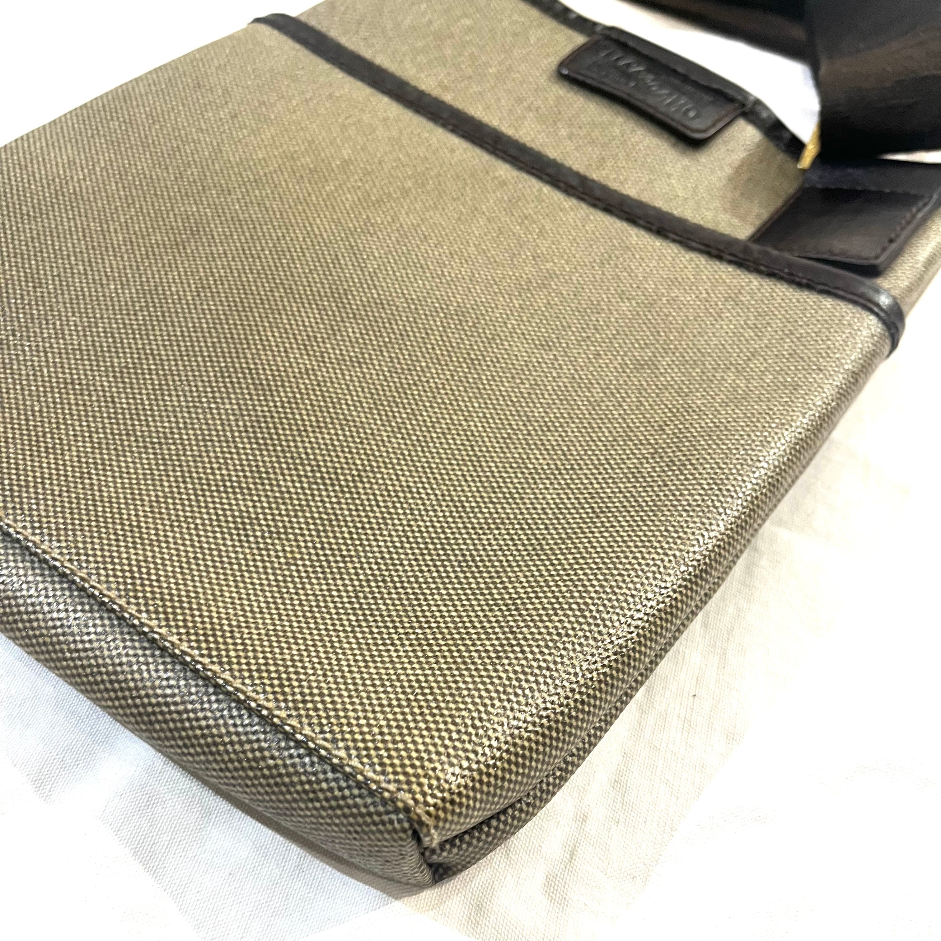Salvatore Ferragamo】 ブラウン系 PVCショルダーバッグ 縦型