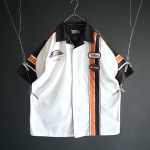 " HARLEY DAVIDSON " over silhouette bi-color & line switching design open-collar shirt