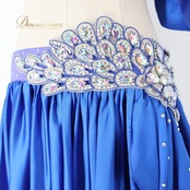 ベリーダンス オリエンタル 衣装 上下セット ブルー系 トップス スカート ラインストーン 装飾 豪華 光沢 青 紫 キラキラ スリット ダンス衣装 イベント ステージ 華やか かわいい パープル系 シルバー系