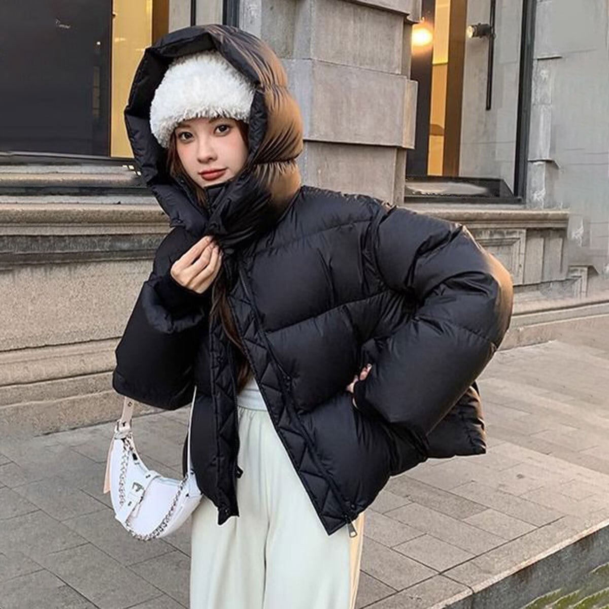 ダウン ジャケット ショート丈 中綿 レディース 秋冬 韓国 アウター きれいめ 大人 カジュアル シンプル 防寒 保温 暖かい 通勤 通学 フード付き ブルゾン フェイクダウン 大人可愛い 大人女子