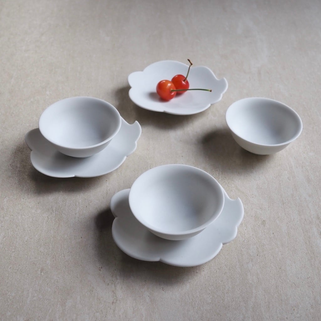 東 一仁/白磁 ウンリュウ 茶杯(茶托付き)