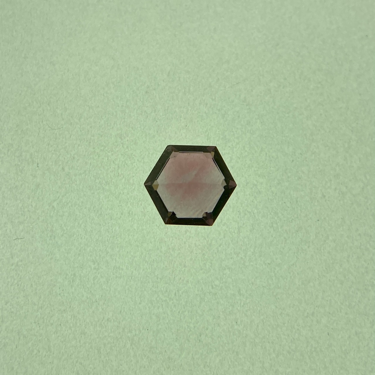 スピネル 0.321ct 紫ピンク 簡易ソーティング付き r-0371