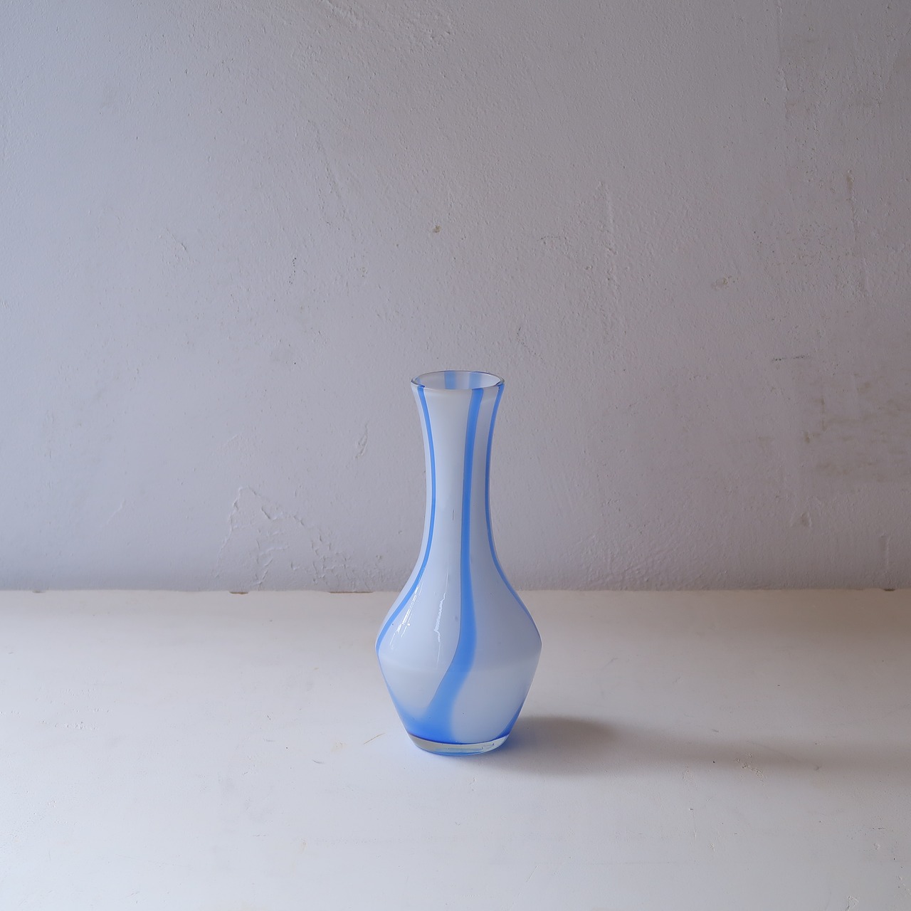 ブルーストライプの一輪挿し