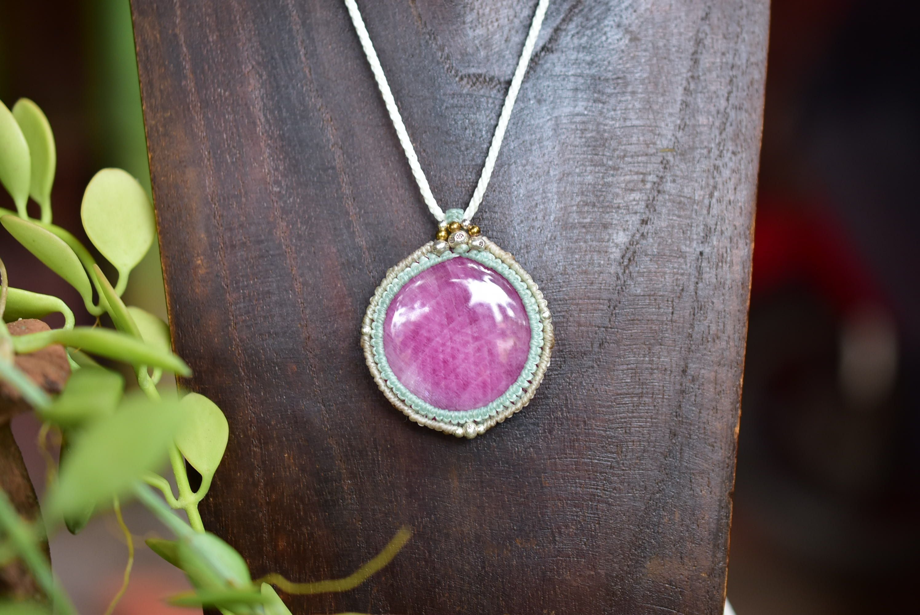 キラキラ光る☆艶やか☆ルビー マクラメペンダントruby048 | Funky