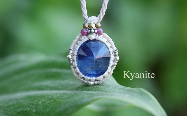 高品質 宝石カット★kyanite  マクラメネックレス 1946