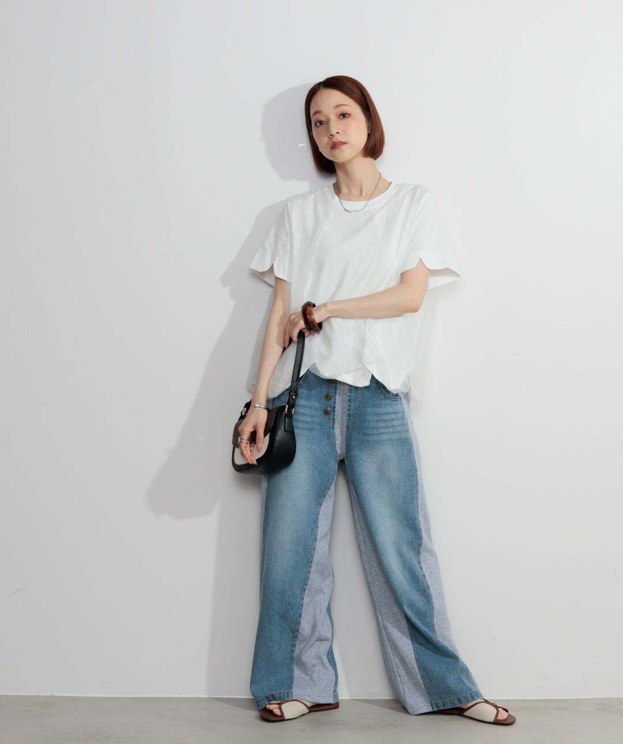 2605147 オーバーチュールスカラップTシャツ white