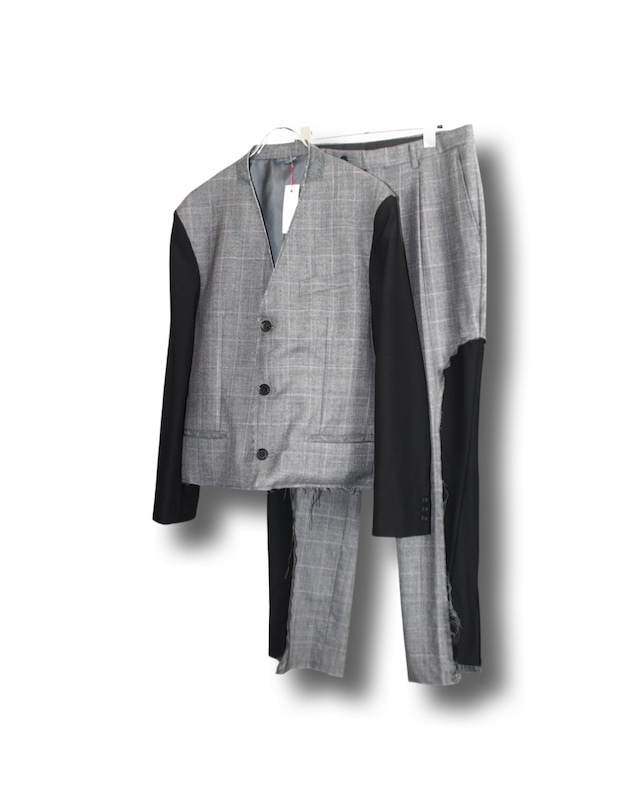 【Exclusive】"SILO" Rebuild suits set up