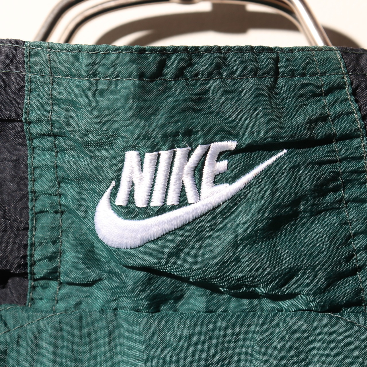 美品 XL NIKE 90s ビッグスウォッシュ刺繍 ナイロンジャケット ナイキ big swoosh グリーン