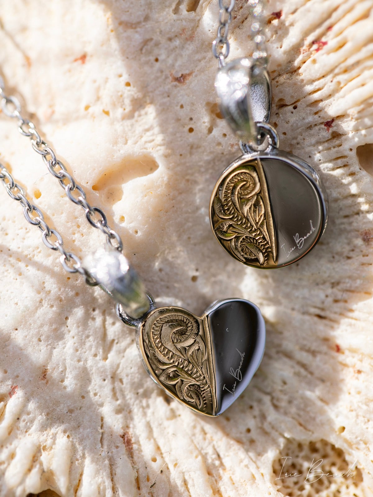 Half carving necklace